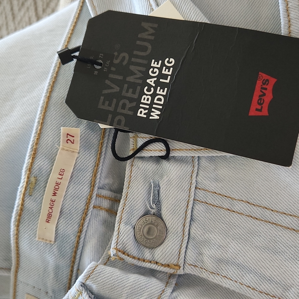 Levi's Premium Wide Leg Women's Jeans